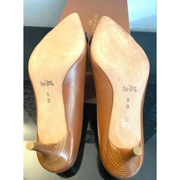 NWOB Coach “Gloria” Pumps Chestnut Brown Black Pointed Toe Women’s Shoes SZ 9 M - Picture 10 of 11